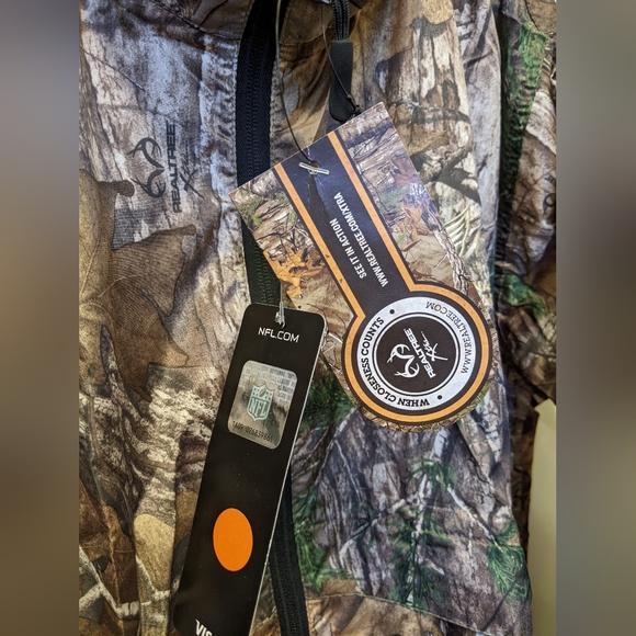 Real Tree Xtra-Dunbrooke Camouflage Hunting Rain Coat - Arizona Cardinals - Picture 5 of 6
